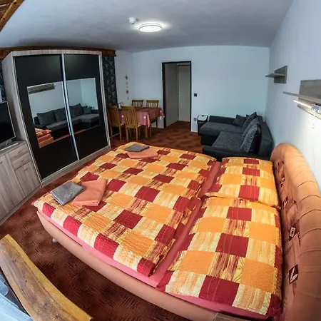 U Arnošta Skláře