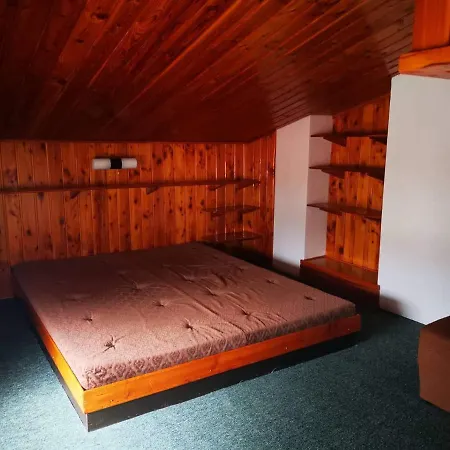 U Arnošta Skláře